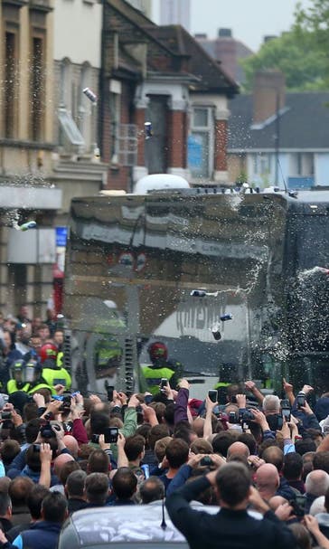 West Ham to ban fans responsible for attack on United bus